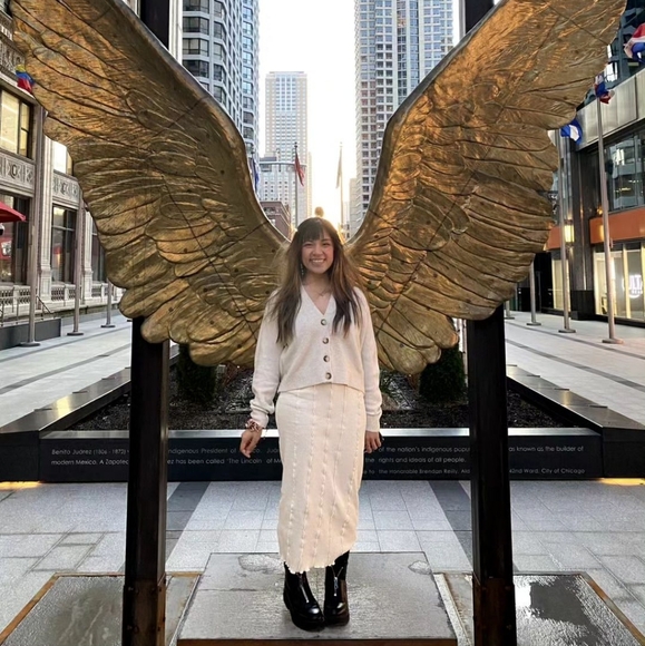 Meet your Posher, Kristine - Picture 1 of 4